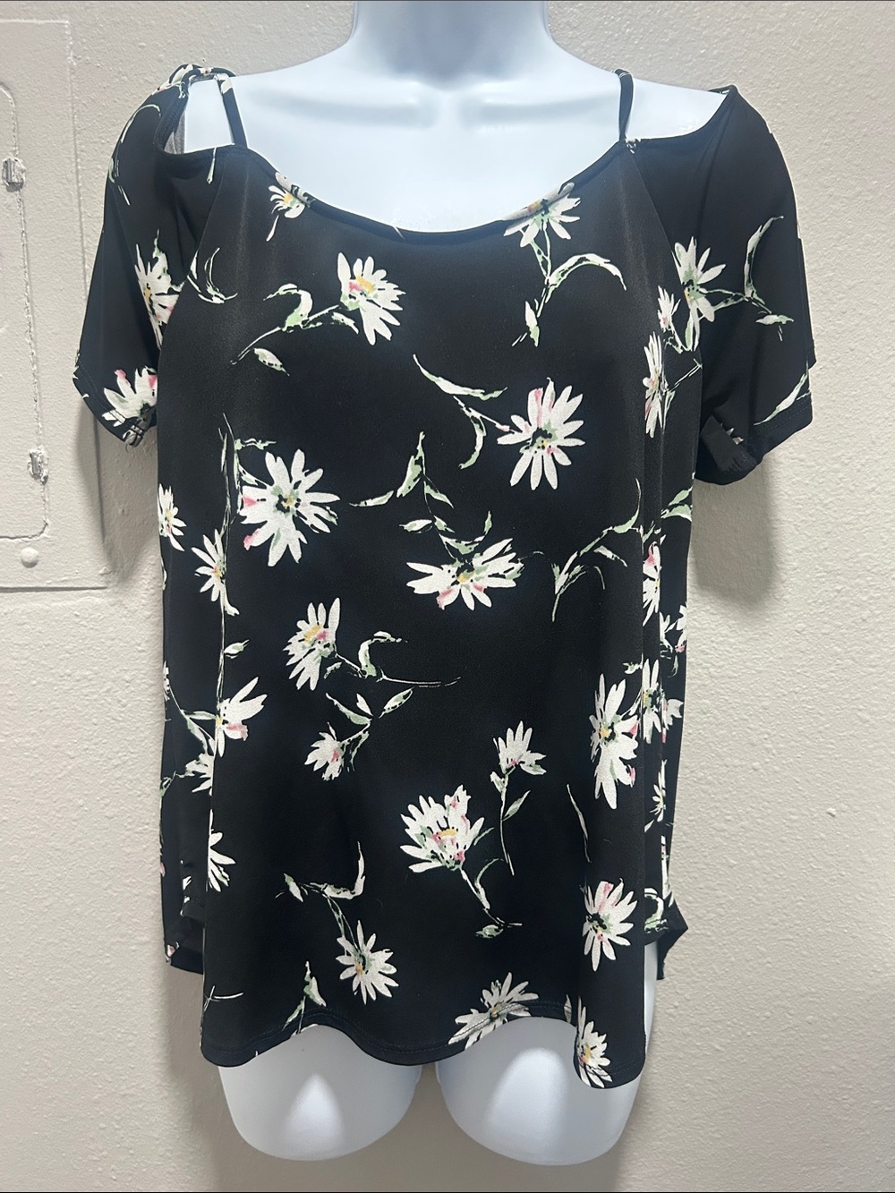 Kaileigh Black Floral Cold-Shoulder Blouse